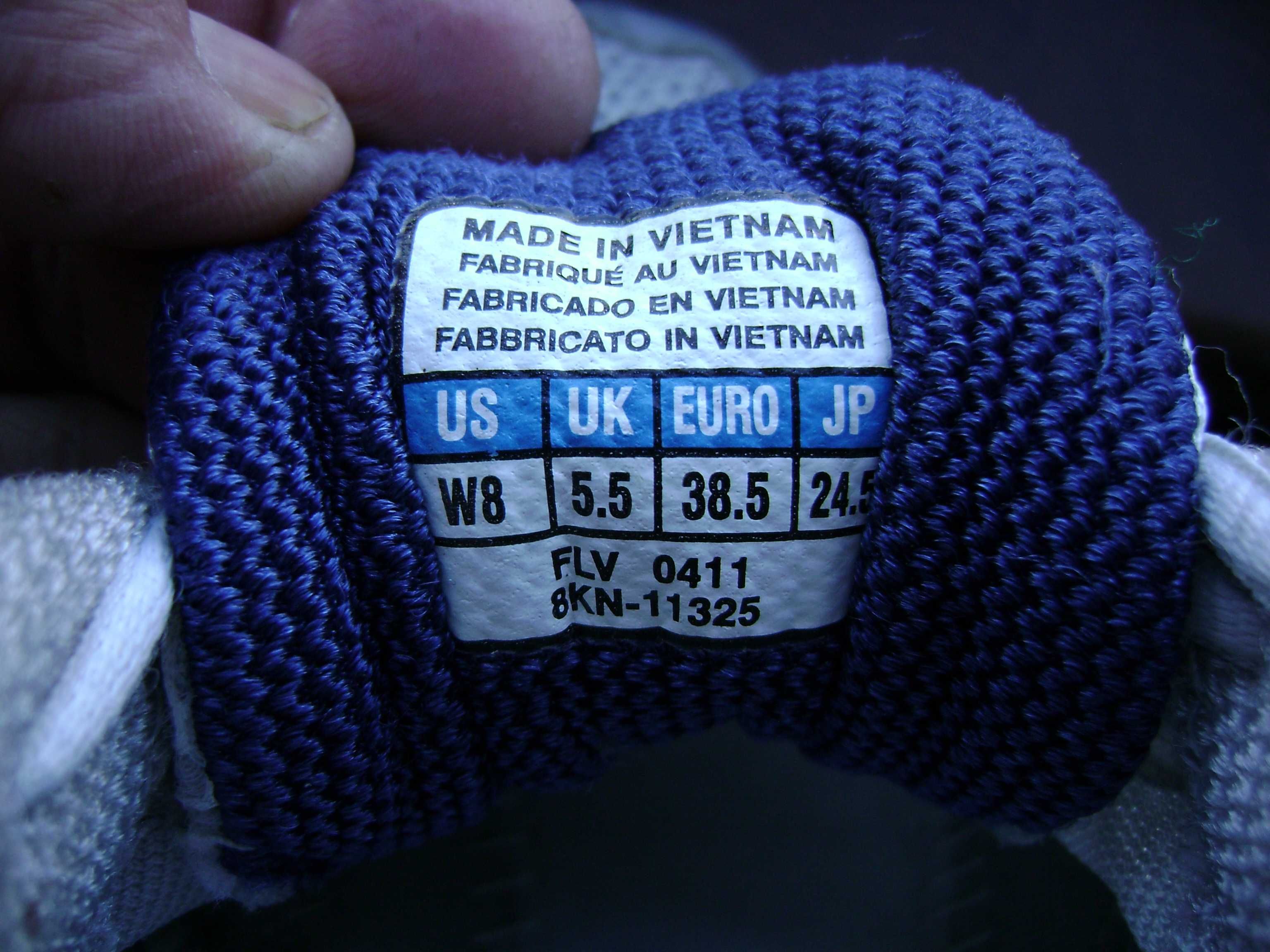 Продавам дамски маратонки Mizuno