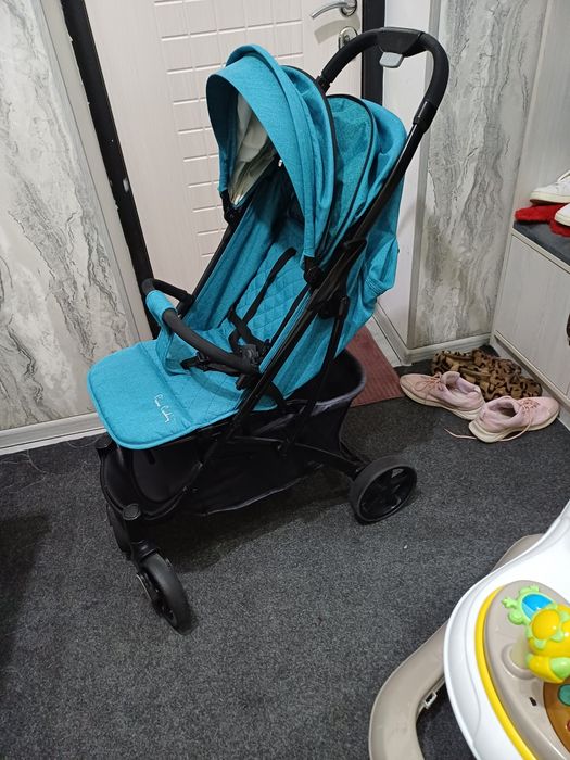 Продаётся фирменный чемодан коляска Pierre carden