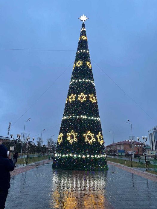 Установка новогодних ёлок || Yangi yil archasini o'rnatish