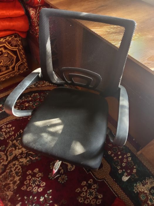 Stol stul kreslo sotiladi