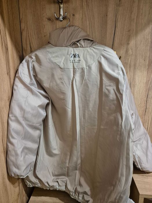 Топло бежово детско яке Зара