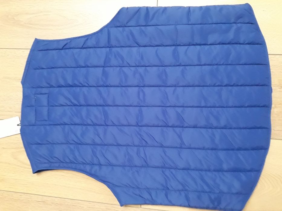 Vesta barbati S Mango, Bershka