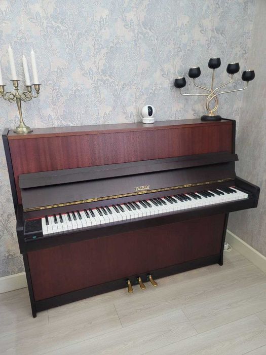 Пианино PETROF в идеальном состоянии