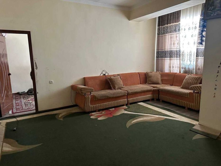 Истиклол стадион рупарасида гиштли 2х Квартира жихозлари бн сотилади.