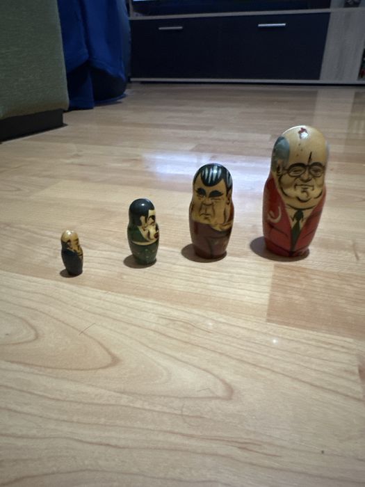 Statuiete rusesti di lemn