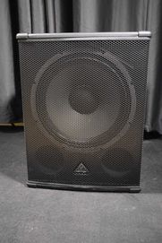 Субуфер 1500W RMS / 3000 W пик - Behringer b1800xp