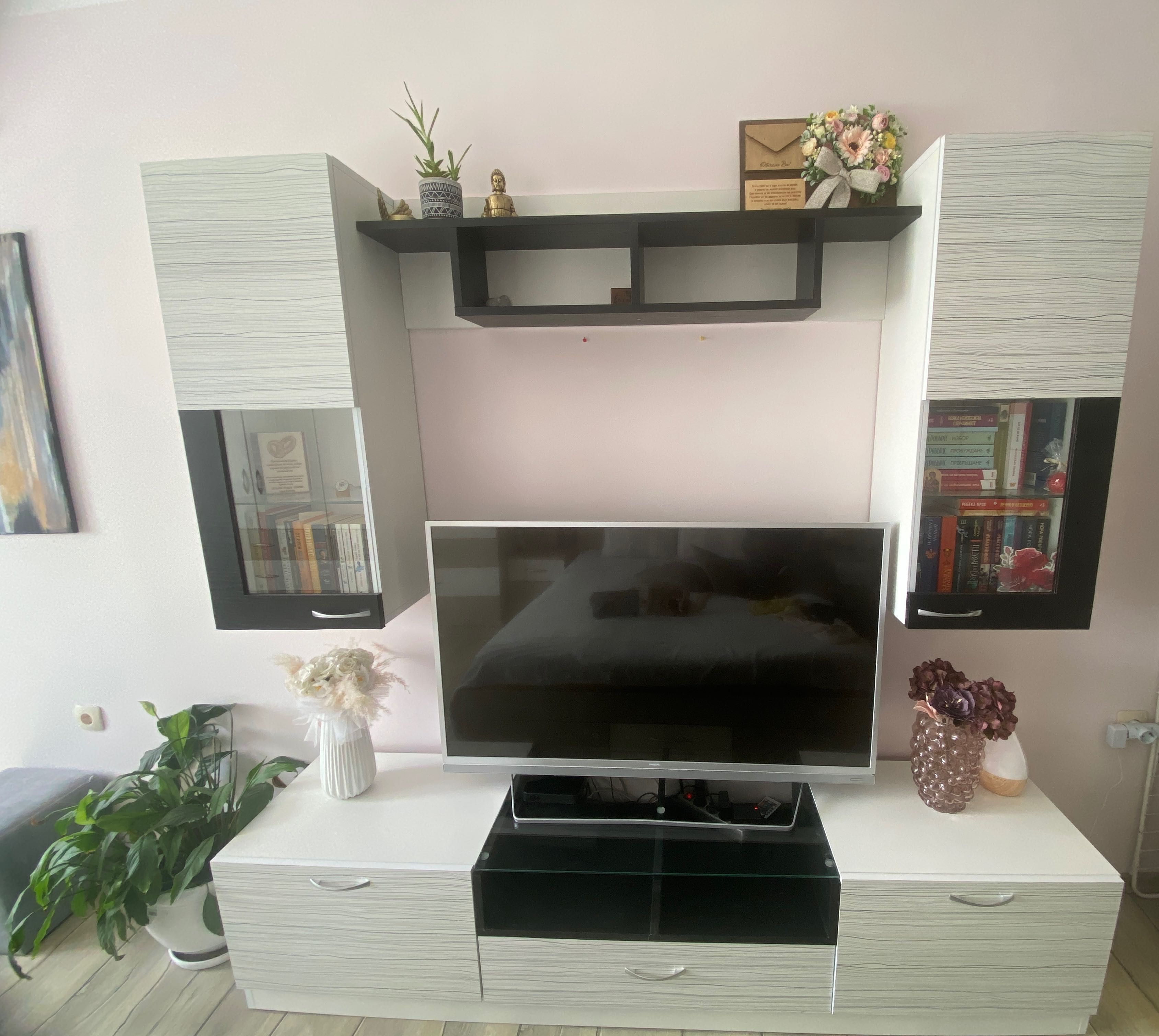Секция с LED осветление