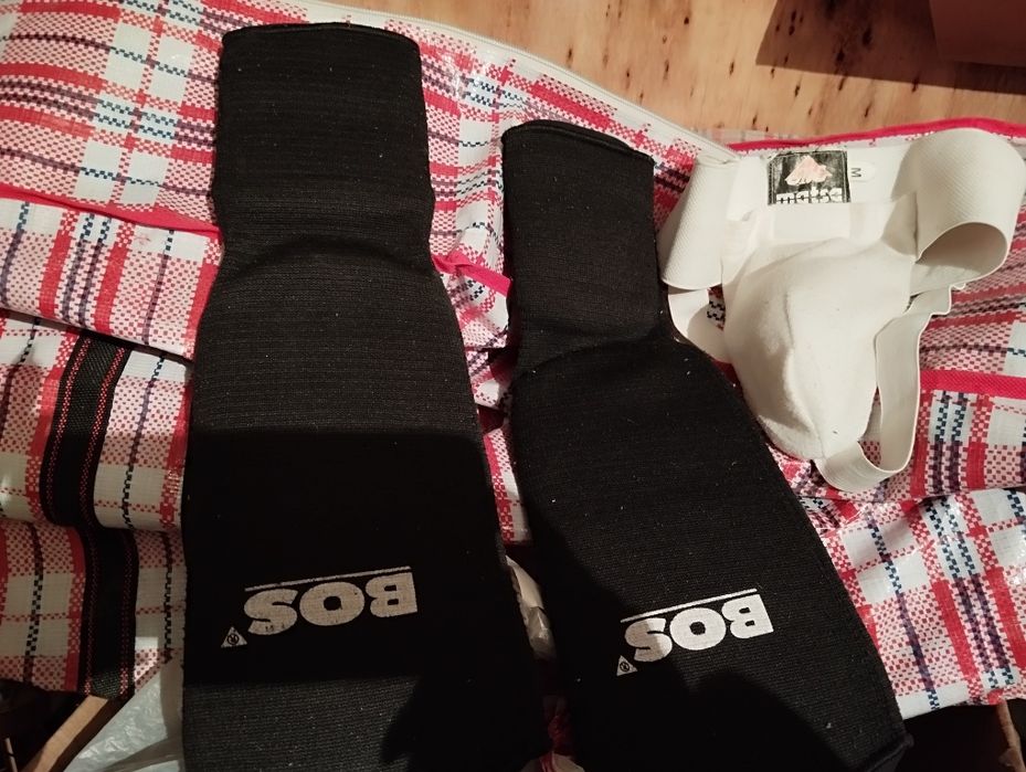 Продам наколенники для спорта