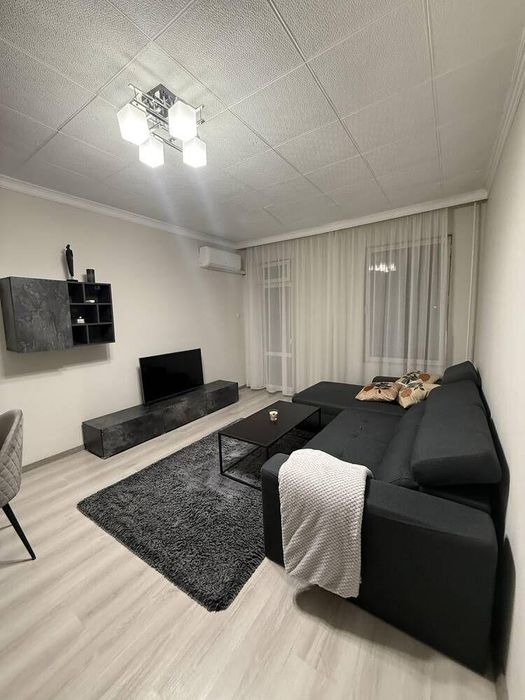 Двустаен апартамент под наем в жк. Тракия