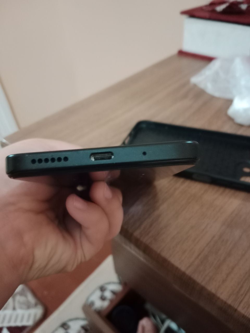 Телефон марка Xiaomi redmi 12