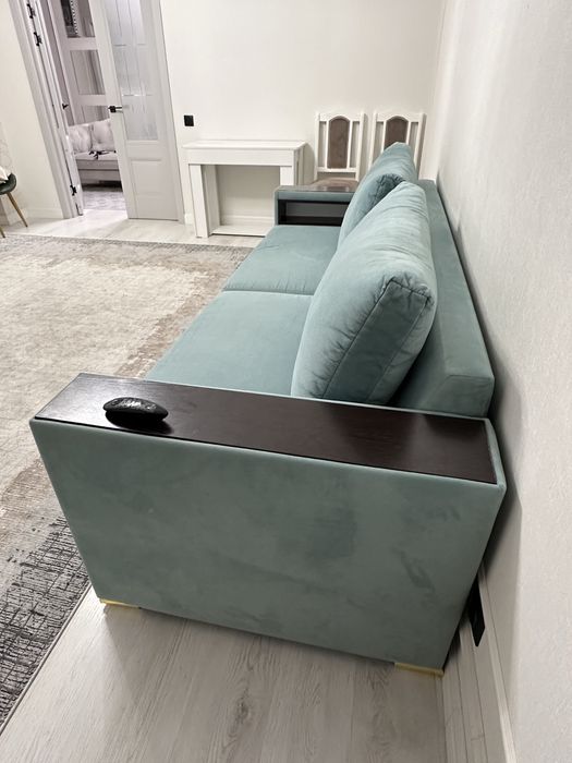 Диван в гостиную, книжка