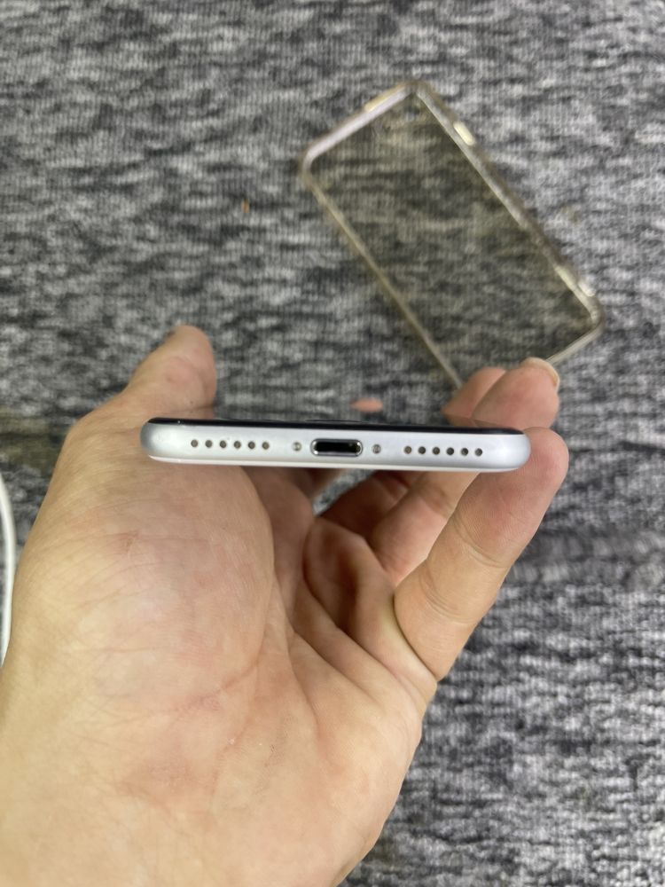 Iphone Se2020 telefoni sotiladi