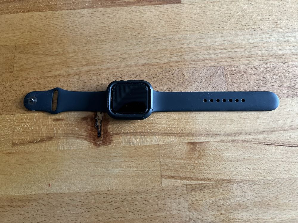Apple Watch 8, Midnight Aluminium, 45mm