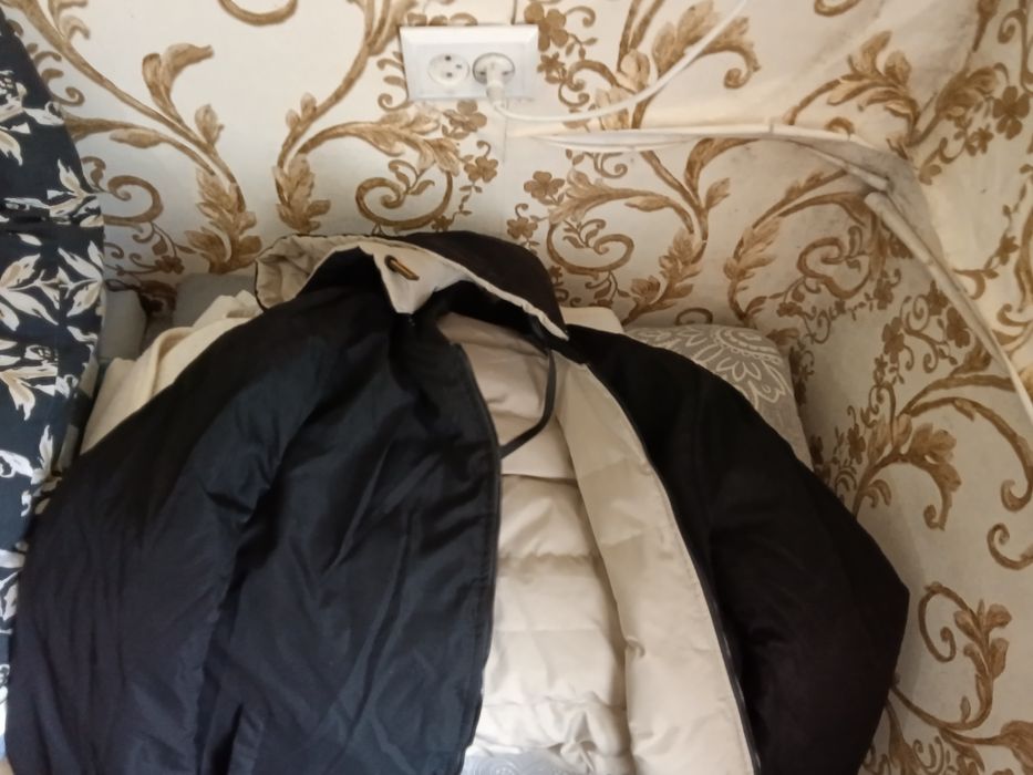 Зимняя двусторонняя куртка (почти новая, из ОАЭ)