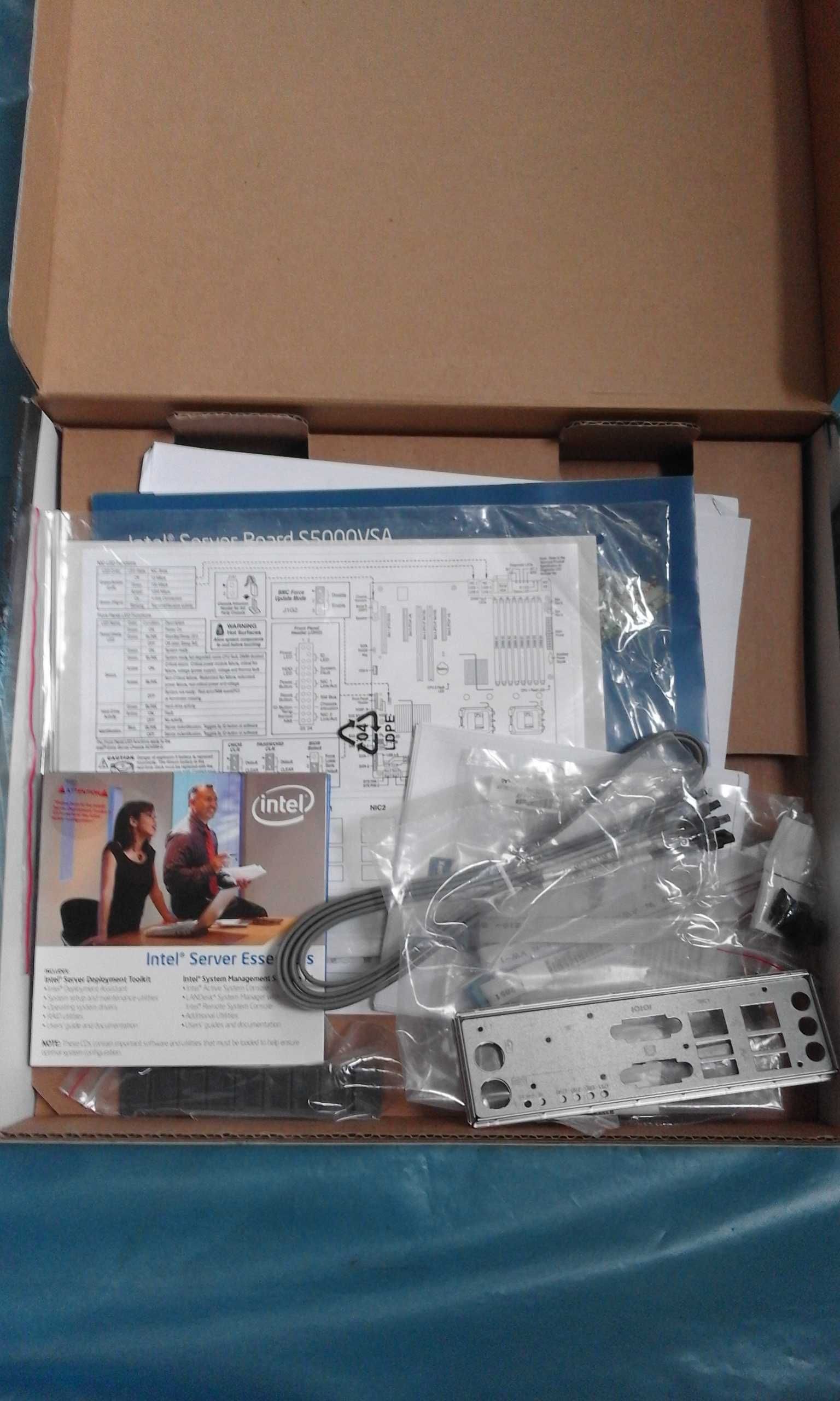 Intel S5000VSA, Dual Xeon, 2 x socket 771