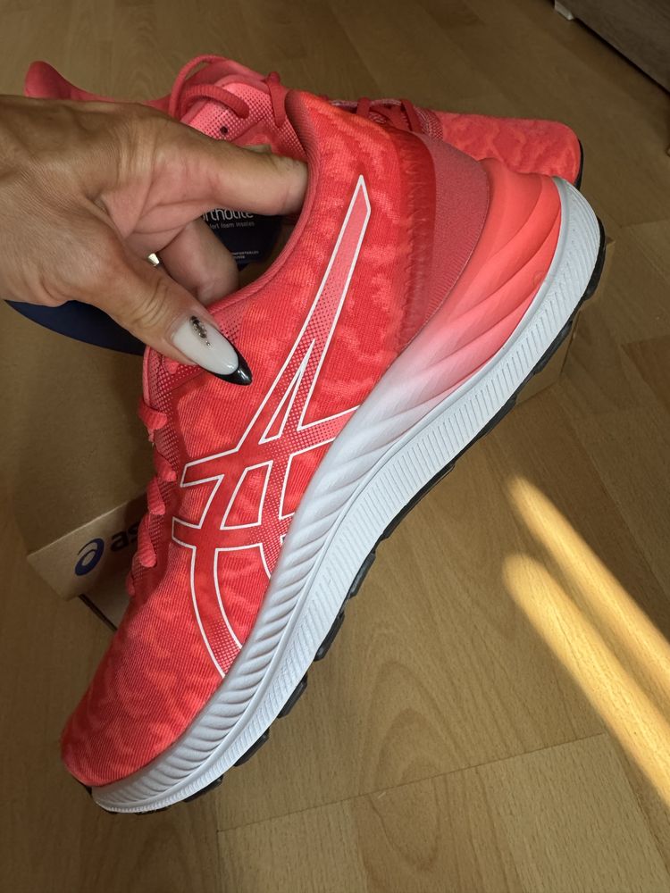 Оригинални нови маратонки ASICS GEL-EXCITE 8 TWIST! 42,43,45 н