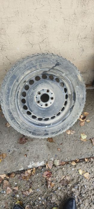 Диск с шинами Мерседес бенс
