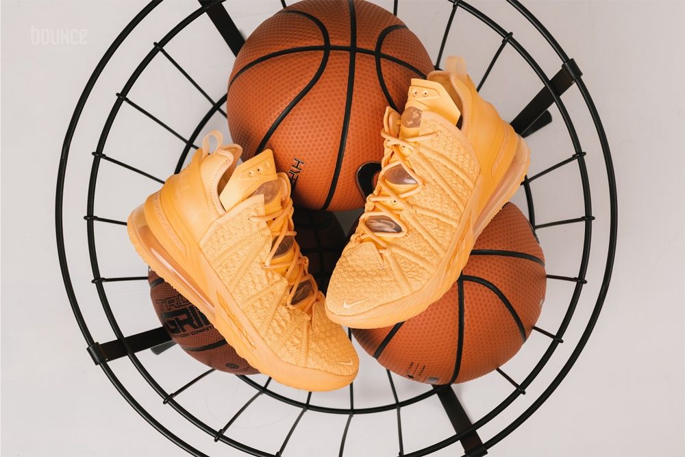 43н. Чисто нови!! Оригинални Nike Lebron XVIII!! Melon tint!