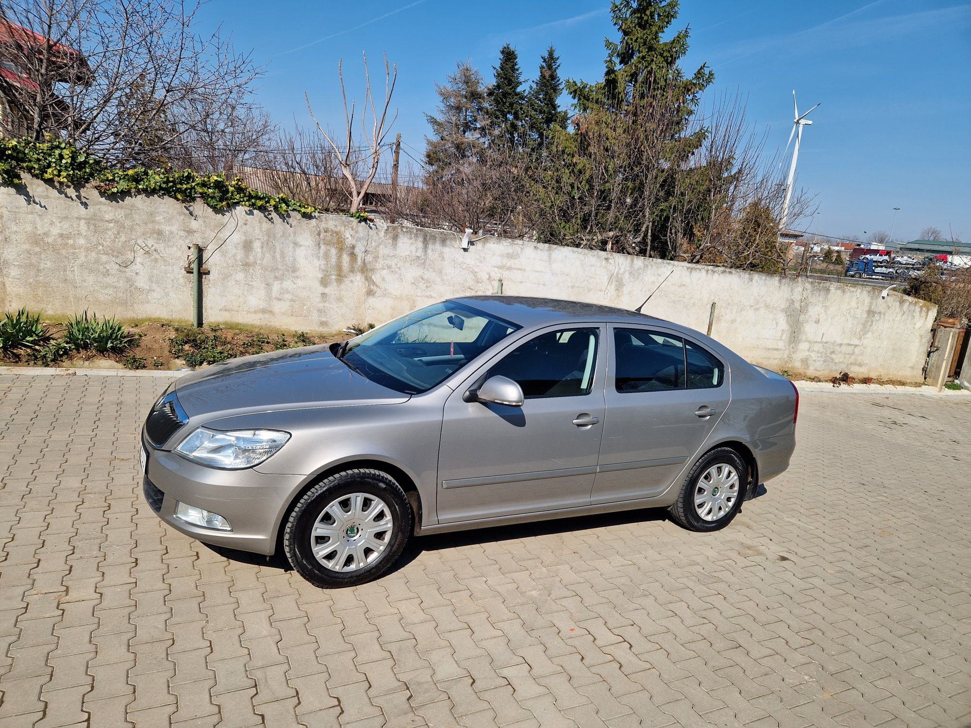 Vând Skoda Octavia
