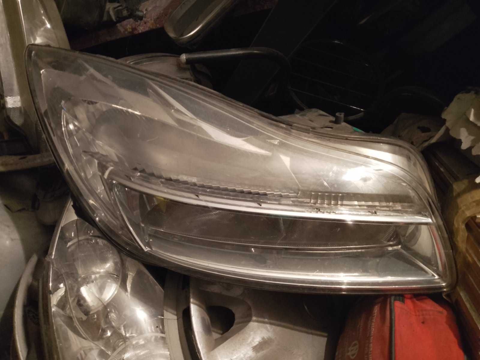 Десен фар Opel Insignia/Опел Инсигния