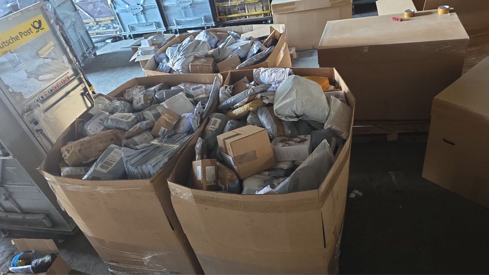 Палети с дребна стока от куриерите от европа пощенски пратки