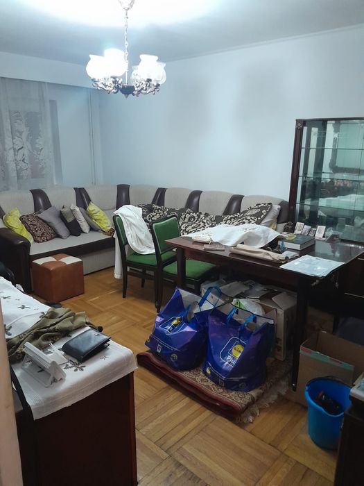 Vând apartament 3 camere Str. Podgoriilor