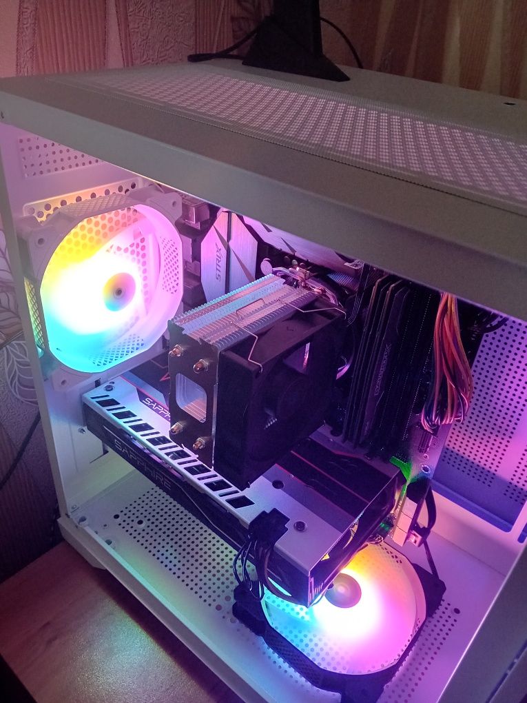 Геймърски бюджетен компмютър i3 9100 16gb rx570