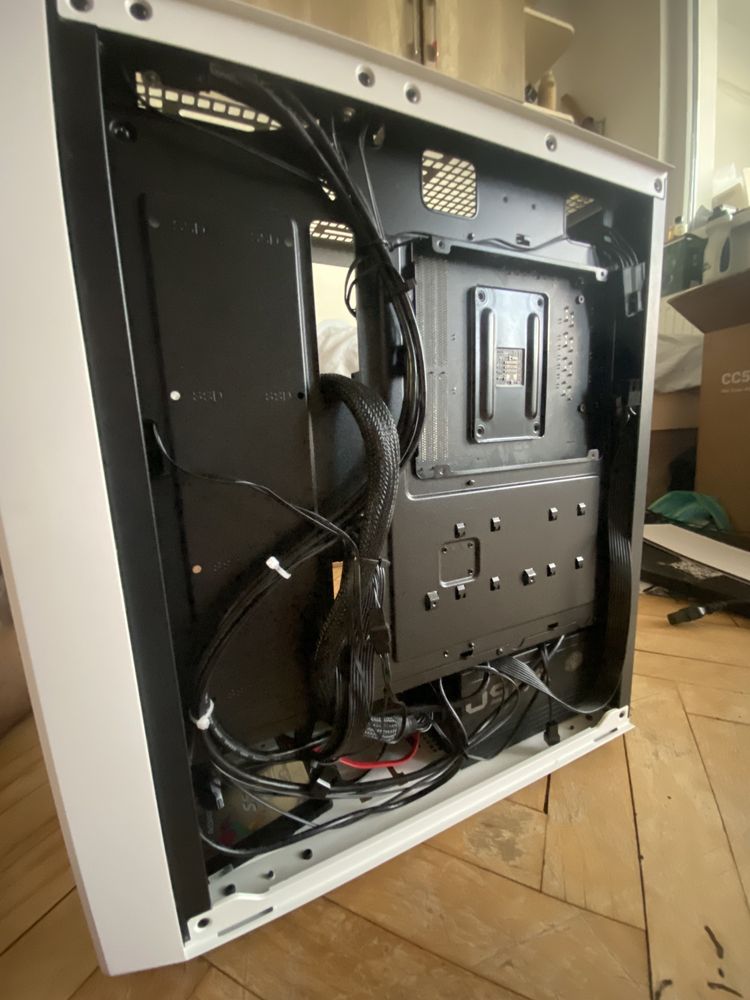 Гейминг компютър Ryzen 5 2600X/GTX 1070 8gb/16gb DDR4 RAM/500gb SSD