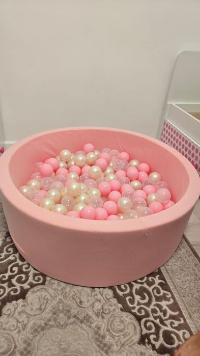 Piscina cu 200 de bile, KiddyMoon, Polietilena, 90x30cm/∅ 7cm, Roz