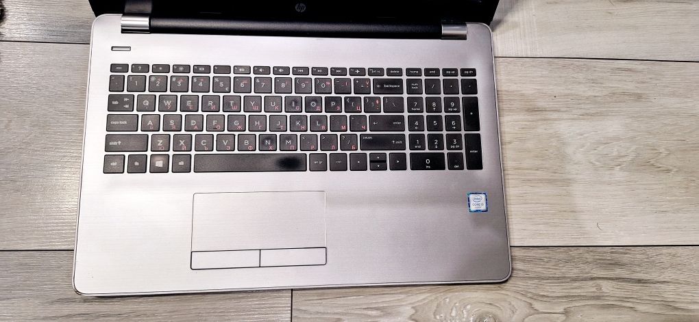 Hp 250 G6-i3 6006u/8гб/128гб ссд