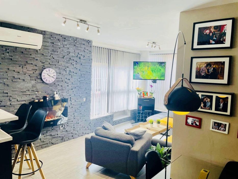 Дава се под наем Тристаен апартамент в София, Витоша - 108 кв.м за 850 € - Снимка #2