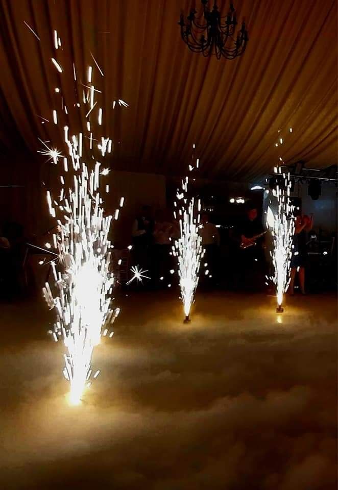 Fum greu, gheata carbonica , artificii , nunta