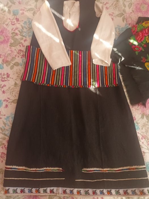 Продавам Тронска носия