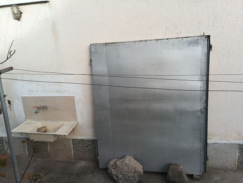 Гаражна врата двукрилна