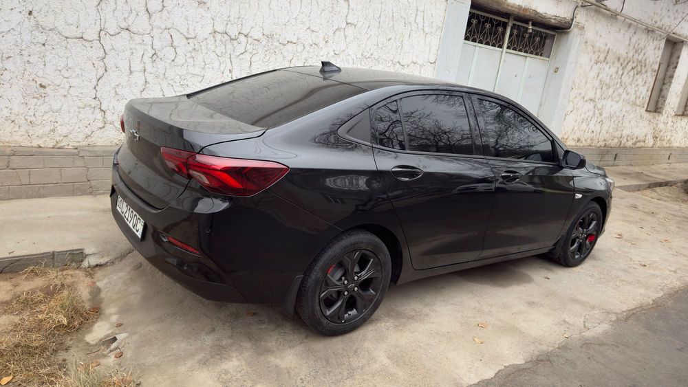 Onix sotiladi red line