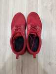 Vand adidasi Nike
