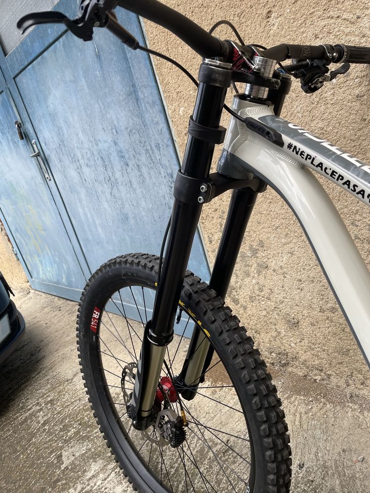 Bicileta commencal supreme v4.3 27.5
