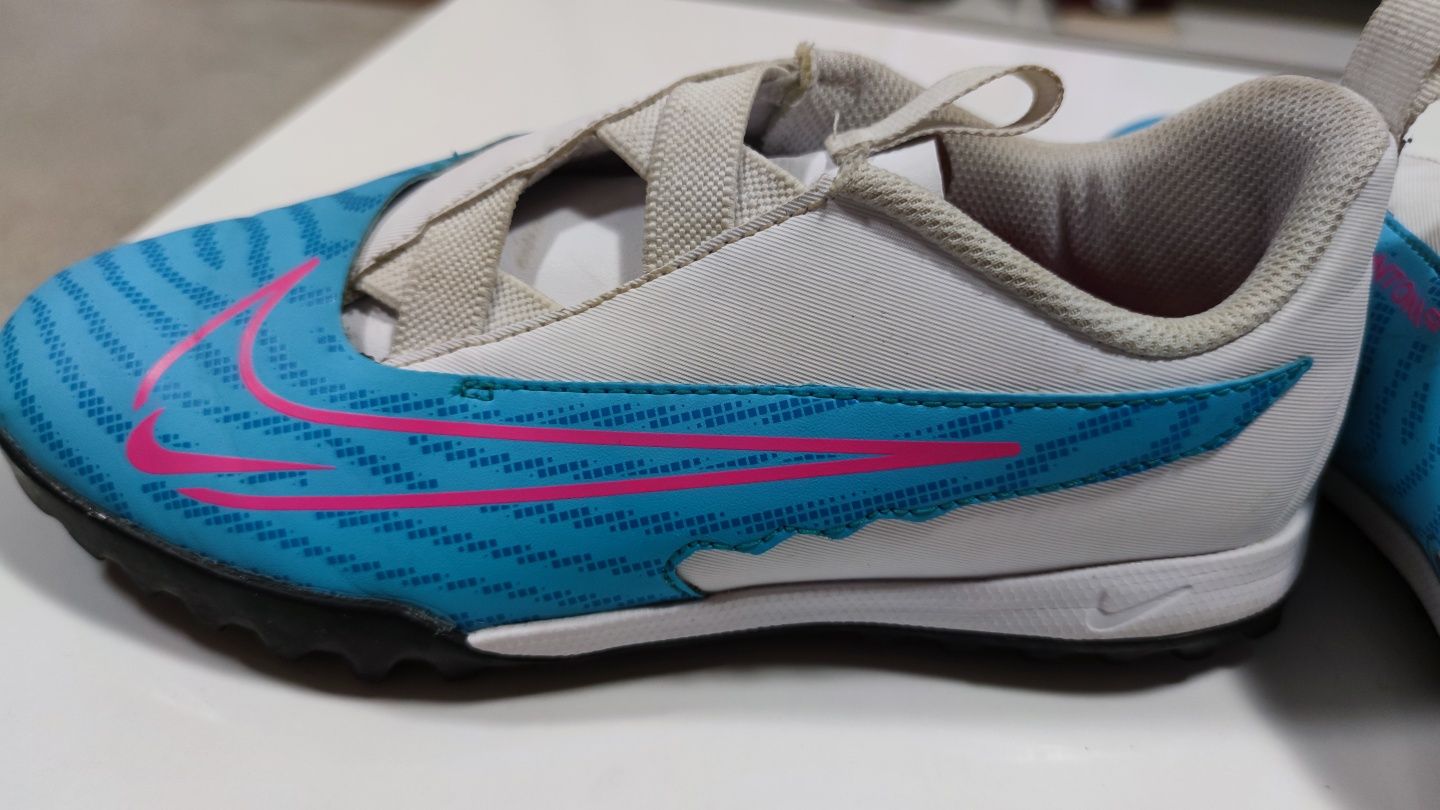 Детски стоножки за изкуствена трева Nike Phantom GX Academy Junior