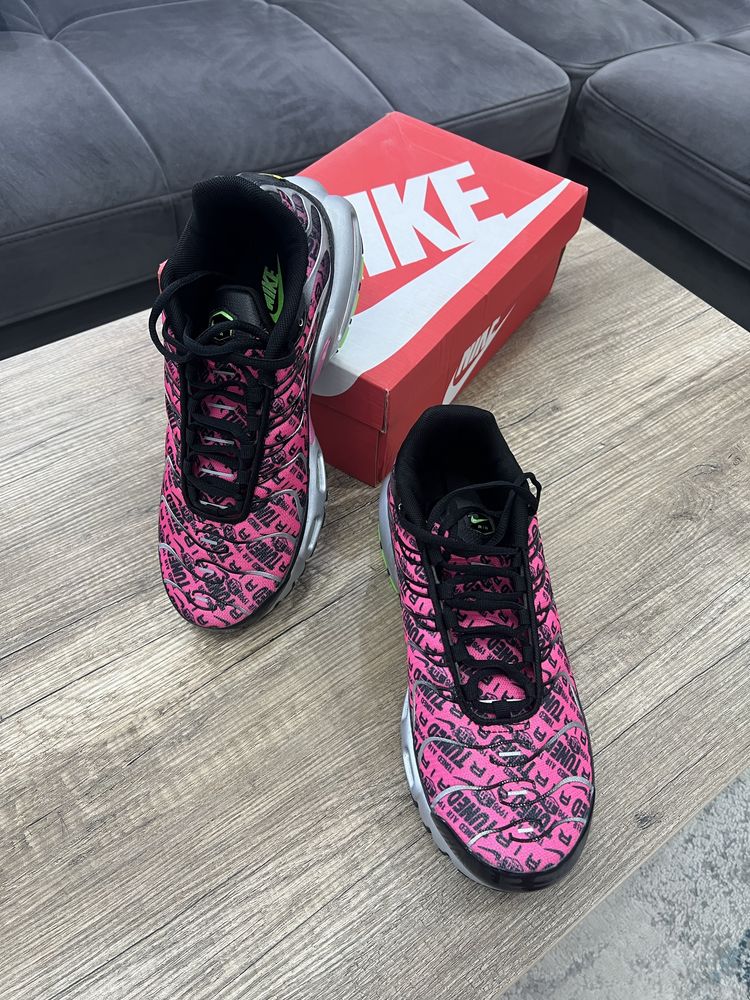 Nike Air Max Plus TN SE – Pink/Black Graphic Edition / Размер 44