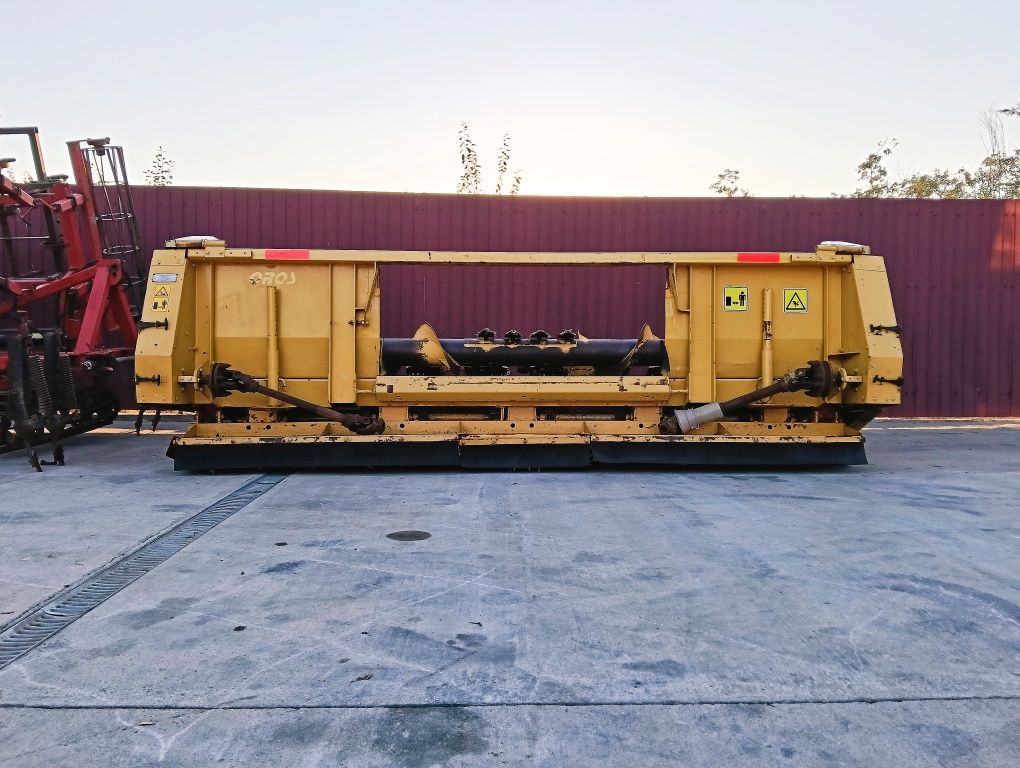 Masa / Heder porumb 5 / 6 rânduri Oros / Claas