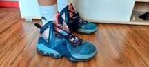 Маратонки NIKE LeBron James 19