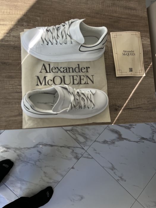 Vând Sneakers Alexander McQueen Bianche Classic Nepurtați, Mărimea 44