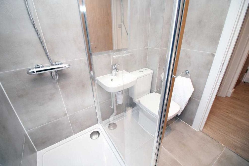 Дава се под наем Двустаен апартамент в София, Център - 64 кв.м за 408 € - Снимка #1