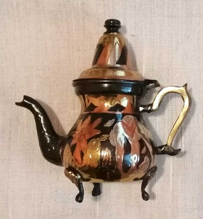 Хаванче, ваза, чайник, преспапие от месинг и бронз
