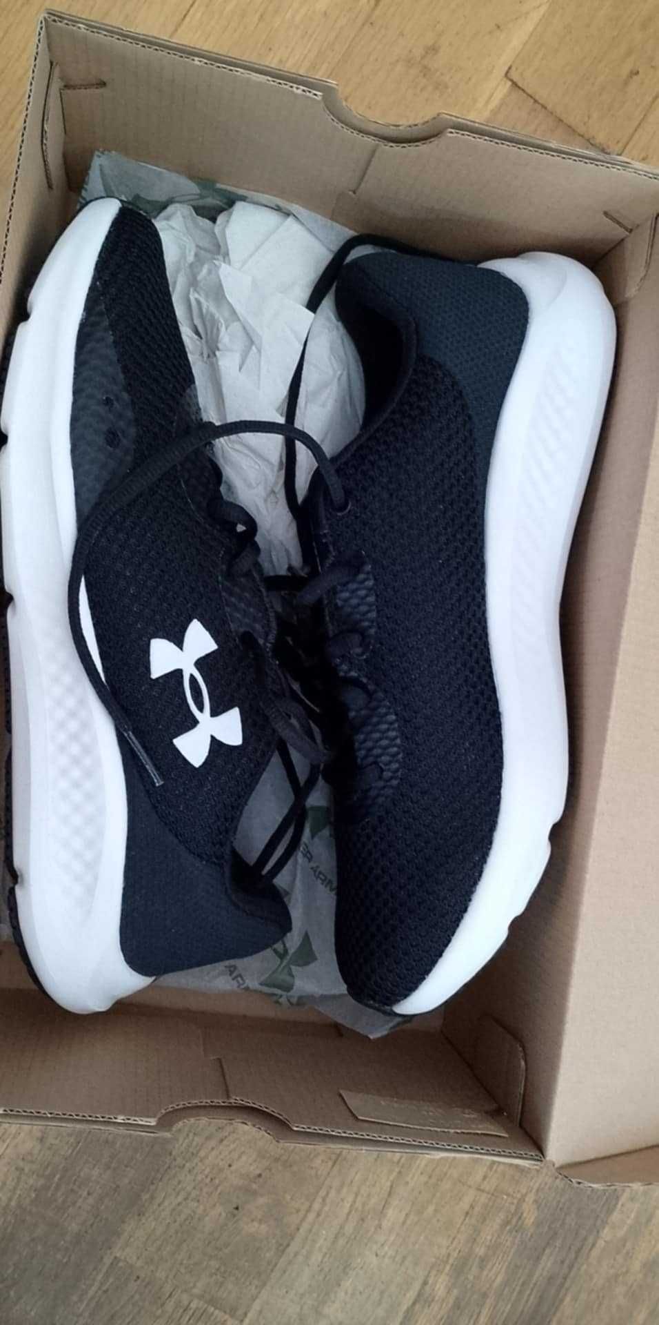Спортни обувки CHARGED PURSUIT 3 Under Armour