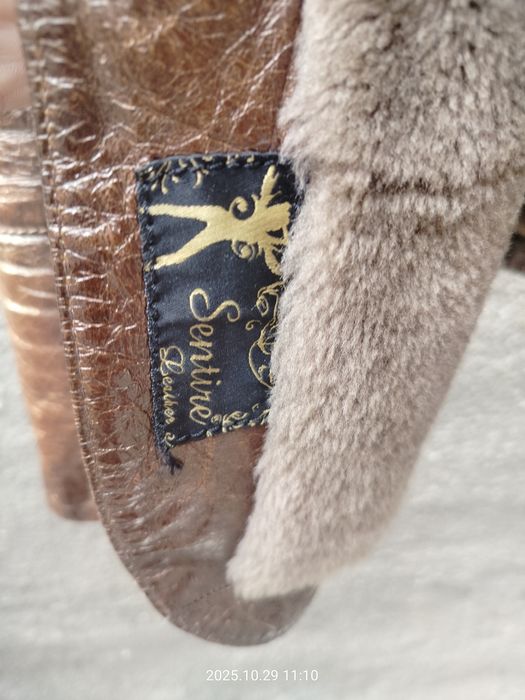 Продам дублёнку женскую.