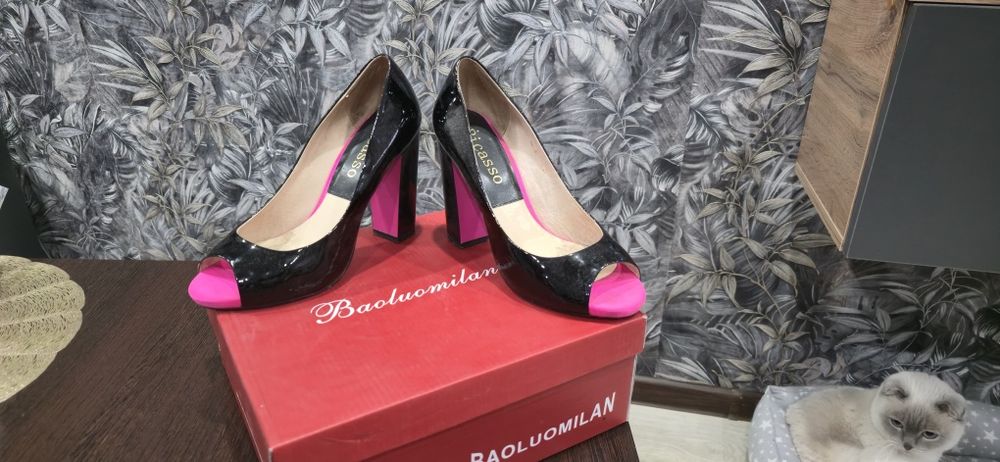 Обувь, туфли, сапоги.