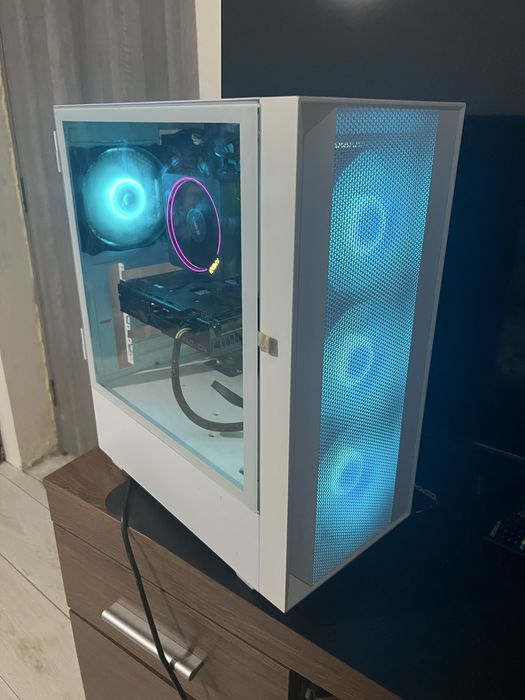 Calculator Gaming - RX6600 , Ryzen 5 5600x , 16GB Ram