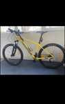 Bicicleta Cannodale trail 6 cu furca blocabila