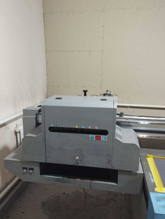 Продается УФ (UV) Принтер Сотилади (RICOH GEN 5 головка) 250cmx130cm
